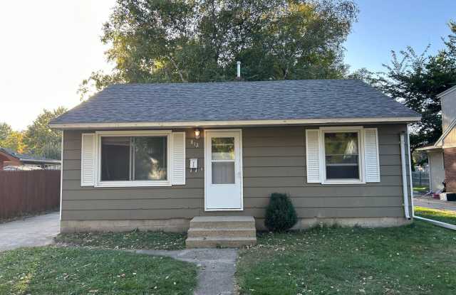 2-1 House with Garage available 2/1 photos photos