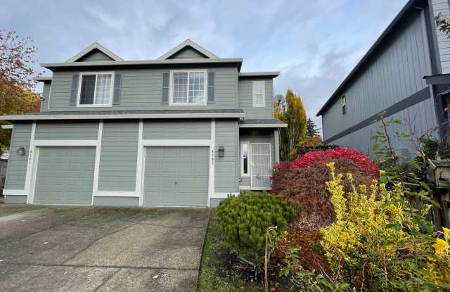 Charming 3 Bd, 2.5 Ba Pet-Friendly Home in Hillsboro ~ Washer  Dryer Included, Single-Car Garage, Fully Fenced Yard! photos photos