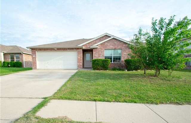 733 Redwing Drive - 733 Redwing Drive, Saginaw, TX 76131