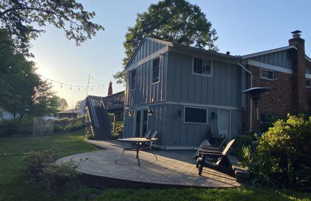 10203 Addison Court Gallery 4