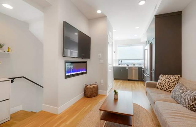 Modern Townhome ~ Rooftop Deck ~ Mountain View! - 5065 West 38th Avenue, Denver, CO 80212