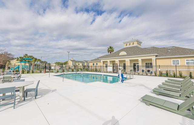 Oak Meadows Apartments and townhomes - Affordable Housing Gallery 2