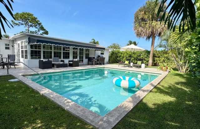 360 Alhambra Place, West Palm Beach, FL 33405 photos photos