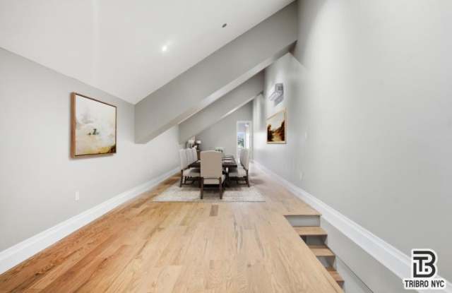 129 Russell Street Gallery 3