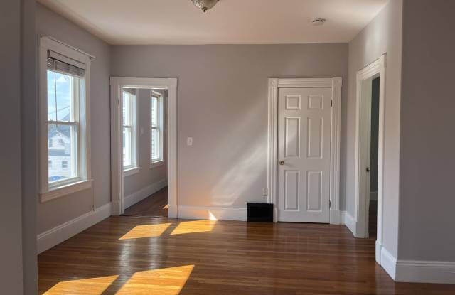 176 Chestnut Street Gallery 4