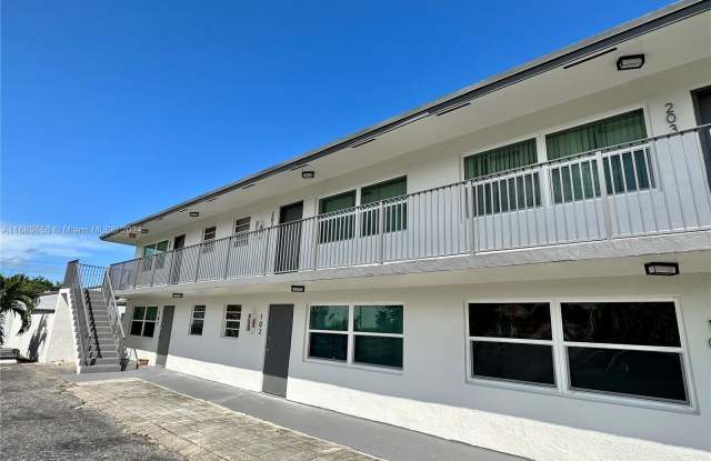 23 SE 12th St - 23 Southeast 12th Street, Dania Beach, FL 33004