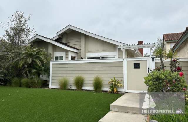 Beautifully Furnished Home in the Heart of Downtown Huntington Beach photos photos