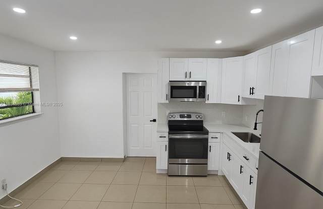 1046 Foster Rd photos photos