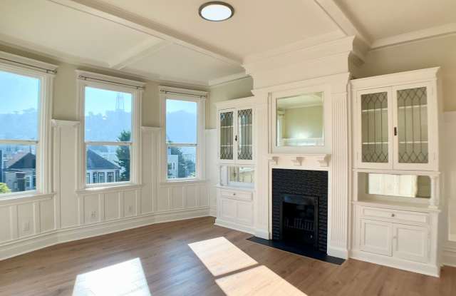 Newly Renovated Full Floor Flat! 4BR/3BA. In Unit Laundry! Dishwasher! Bay Windows! - 333 Frederick Street, San Francisco, CA 94117