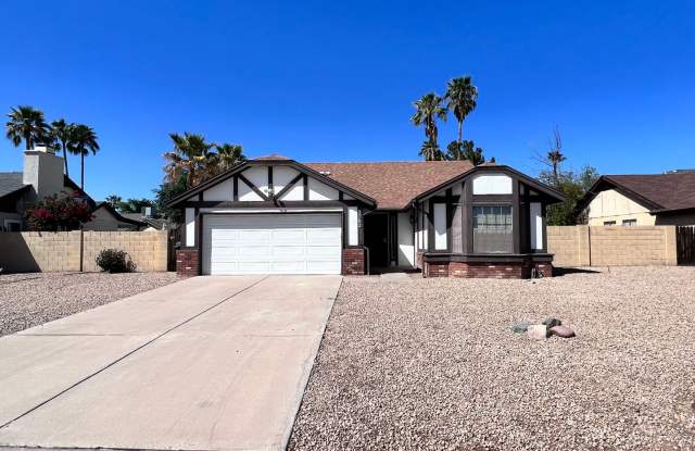 Phoenix 3 Bed, 2 Bath Home with Single Story photos photos