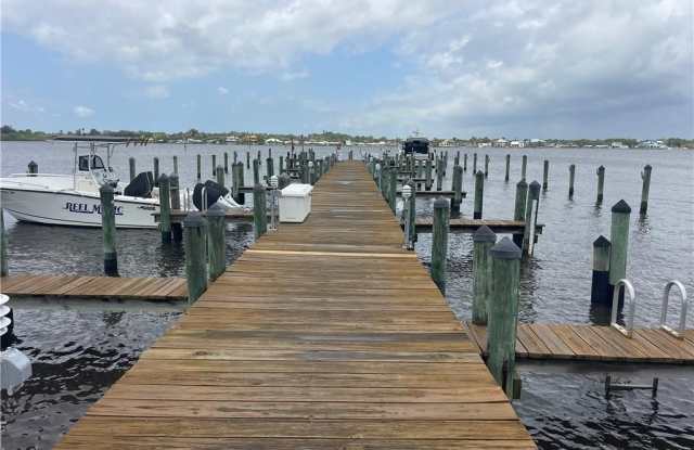 1858 SW Palm City Road Gallery 4