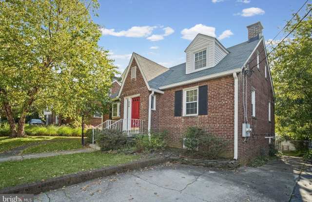 626 N GEORGE MASON Drive Gallery 1