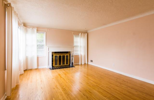 Spacious 2 bedroom home in N. Portland...Available Soon! - 210 North Buffalo Street, Portland, OR 97217 Spacious 2 bedroom home in N. Portland...Available Soon! - 210 North Buffalo Street, Portland, OR 97217