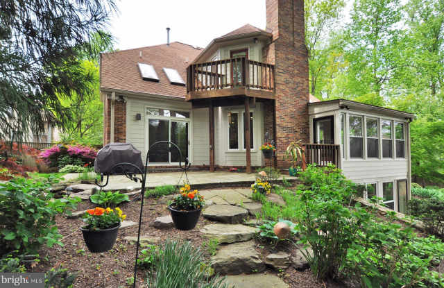 6604 LANDON LANE Gallery 4