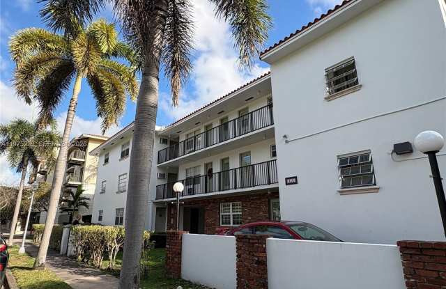 318 Majorca Ave - 318 Majorca Avenue, Coral Gables, FL 33134