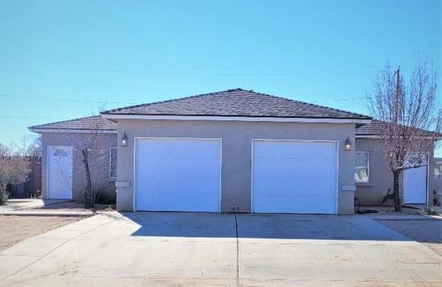 Beautiful , open floor plan 2 bedroom /  1 bathroom unit Gallery 3