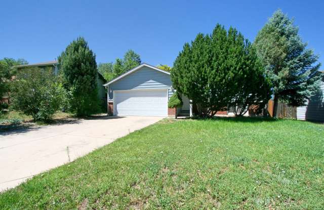 Charming Bi-level Home Available in Colorado Springs! - 2130 Bainbridge Road, Colorado Springs, CO 80916