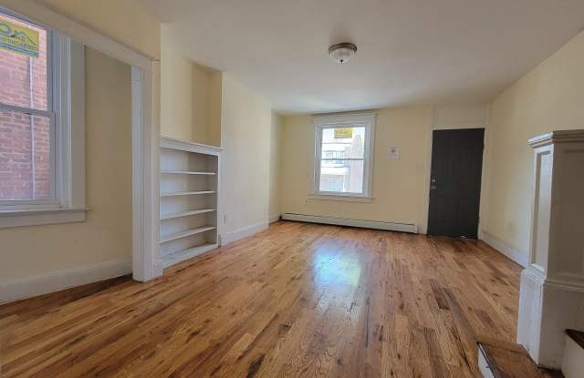 238 ROSEMONT Avenue Gallery 1