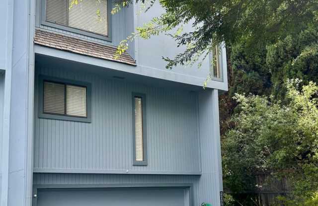 Private location! SkyWest Townhome for rent photos photos Private location! SkyWest Townhome for rent photos photos