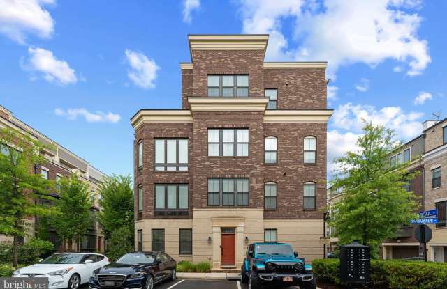 515 RIVERSAIL Lane Gallery 1