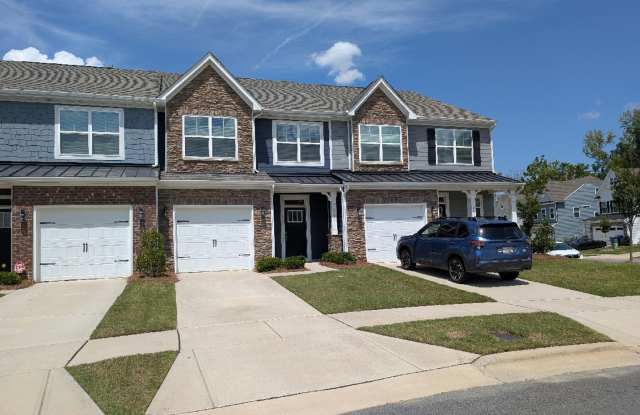 Beautiful 3 Bedroom, 2.5 Bathroom Townhome in Harrisburg Village. Don’t Miss Out! photos photos