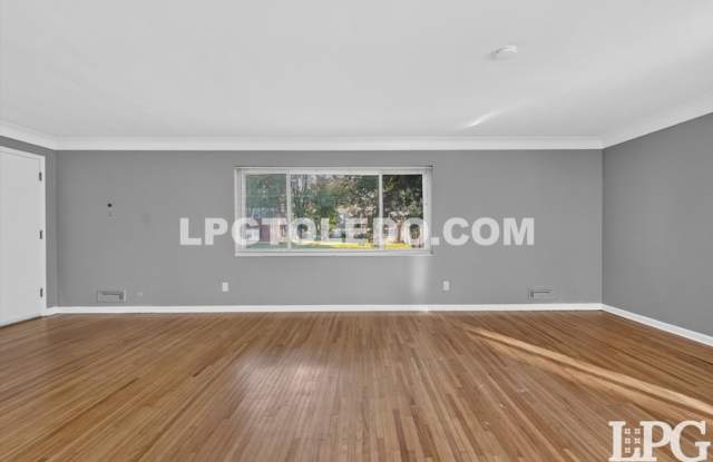 2139 Collinway St.-1. Gallery 1