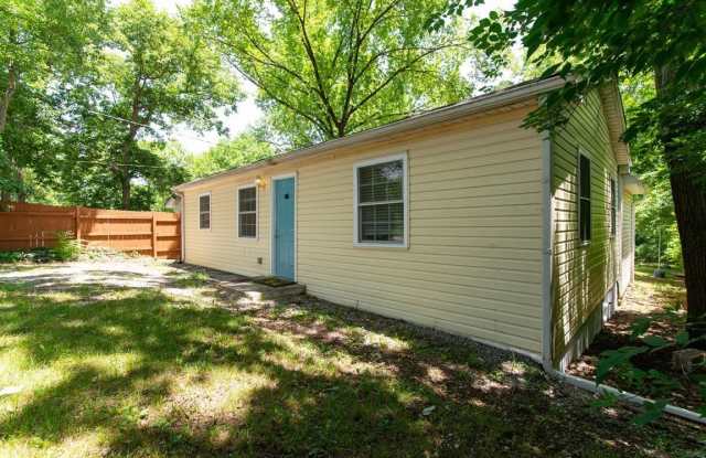 Cute and Cozy 2 bd/1 bath Home in Madison! - 606 Bixler Avenue, Nashville, TN 37115 Cute and Cozy 2 bd/1 bath Home in Madison! - 606 Bixler Avenue, Nashville, TN 37115