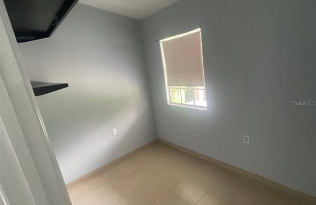180 PINE TREE Drive Gallery 4