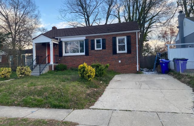 5027 EDGEWOOD RD - 5027 Edgewood Road, College Park, MD 20740