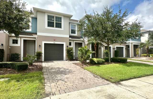Your perfect 3bedrooms 2.5baths Sanford townhome — spacious, modern  welcoming! photos photos