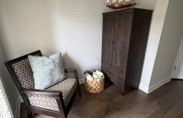 1401 Mariners Circle Gallery 2