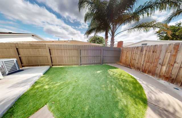 4BD house on Montezuma, Private Yard and Driveway! Gallery 4