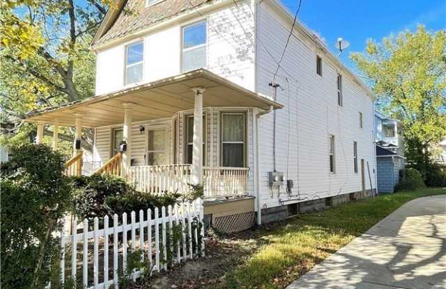 4322 Bush Avenue Gallery 2