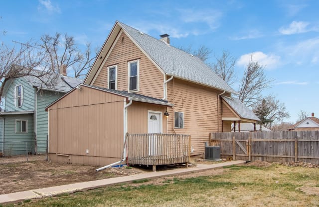 1225 4th St - 1 photos photos