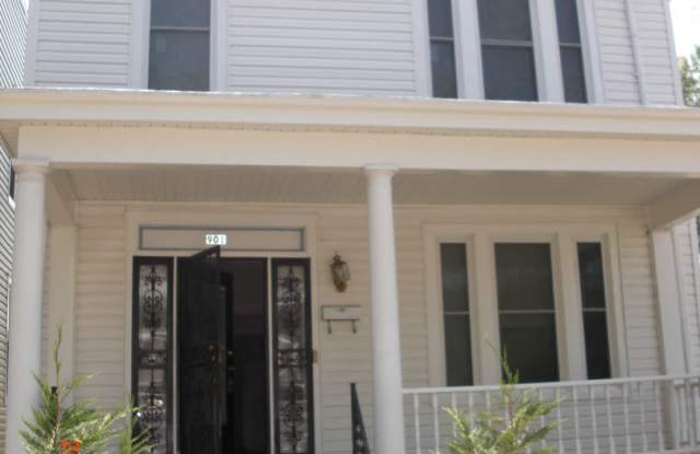 Spacious 4 Bedroom 2 1/2 Bath on 35th St. Church Hill On a Corner Lot Gallery 1