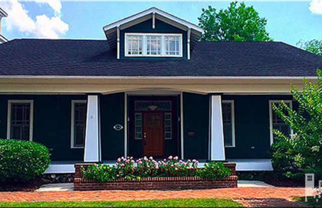 Unique Single-family Craftsman-style home located in Wilmington Historic District Gallery 1