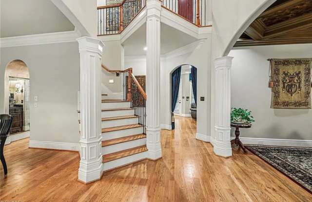1070 Old Stone Lane Gallery 4