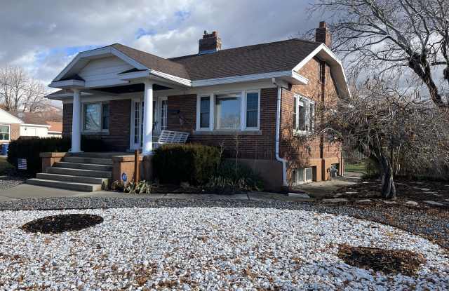 2765 S Imperial St photos photos