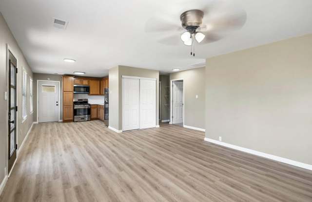 407 N Park Dr Gallery 4