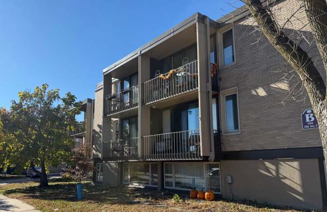 Charming 1 Bedroom Condo in the Heart of South Minneapolis - 4014 15th Avenue South, Minneapolis, MN 55407