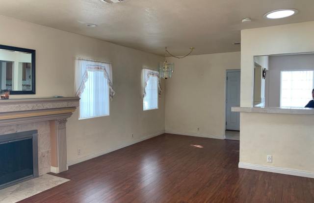 14659 Lakeside Street Gallery 2