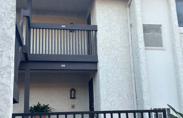 Amazing 1 Bedroom with Spacious Loft - 2506 Navarra Drive, Carlsbad, CA 92009