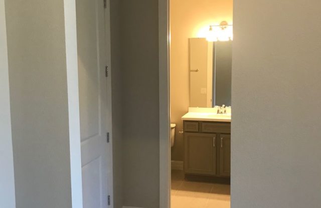 3 Bedroom Home Located in Lake Nona!! Gallery 4