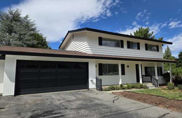 HUGE Number 2 Canyon ~ ~ 4 bedroom, 3 bathrooms! photos photos
