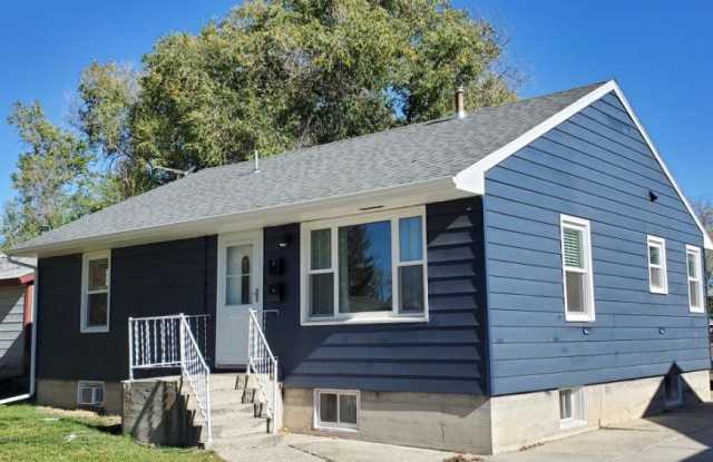 609 1/2 5th Ave photos photos