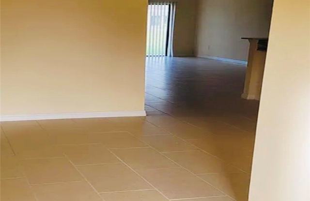 4540 SW 8th Court Gallery 2
