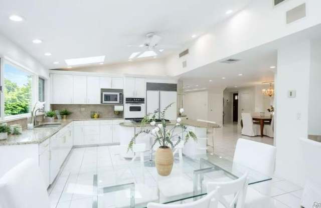 74 Rockland Drive Gallery 4