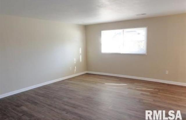 5229 N MONTCLAIR Avenue Gallery 4