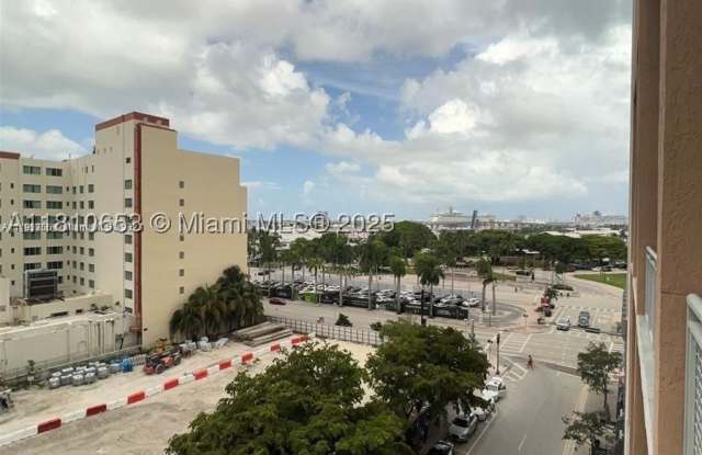 244 Biscayne Blvd Gallery 3