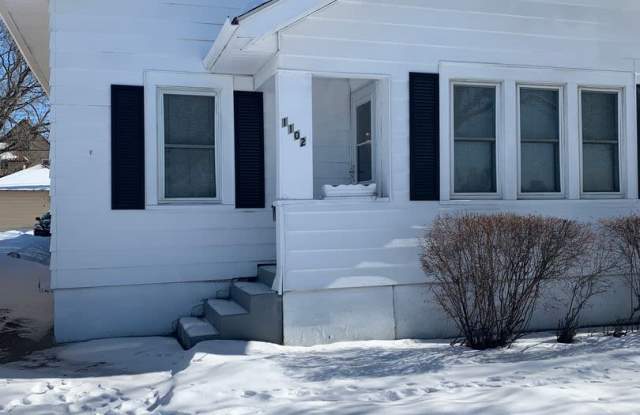 6 Bedroom 4 Bathroom Como House Available September 2027 Gallery 3